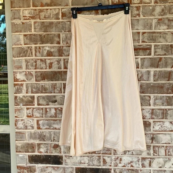 Henson Cream Vintage A-line Lace Trimmed Full Circle Midi Slip - Picture 4 of 8